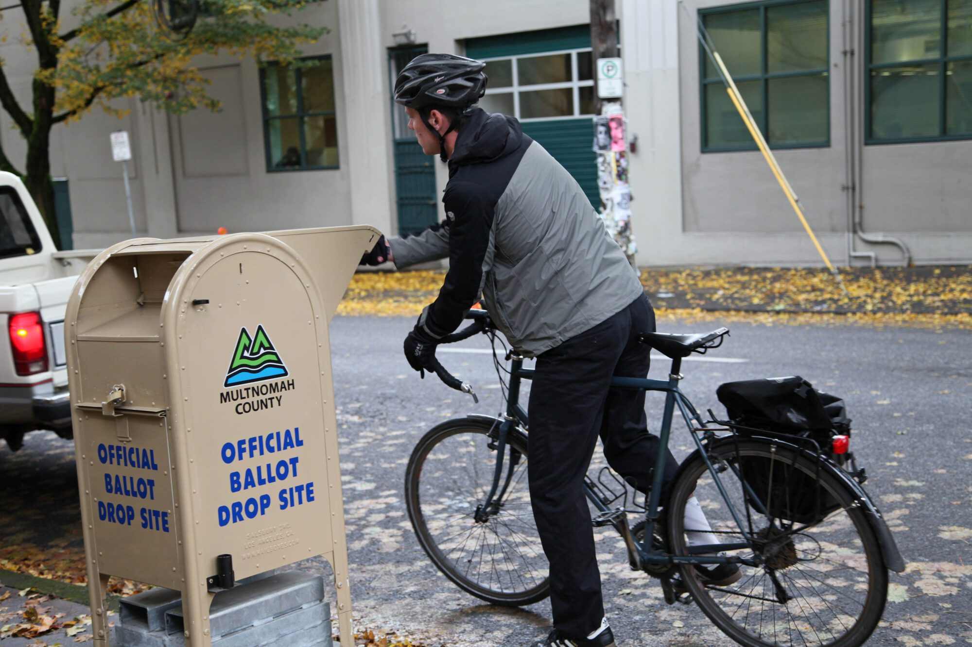 In Oregon Primary, A Study In Contrasts on How to Strengthen Democracy