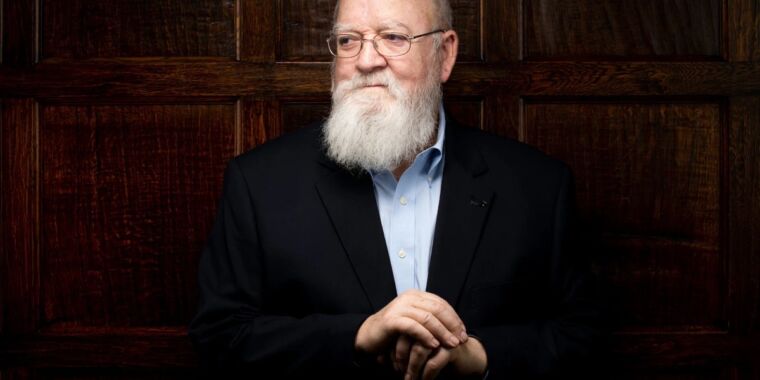 Daniel Dennett, philosophical giant who championed “naturalism,” dead at 82
