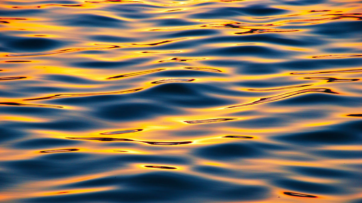 What Winds Whip Up Otherworldly Waves? - Eos