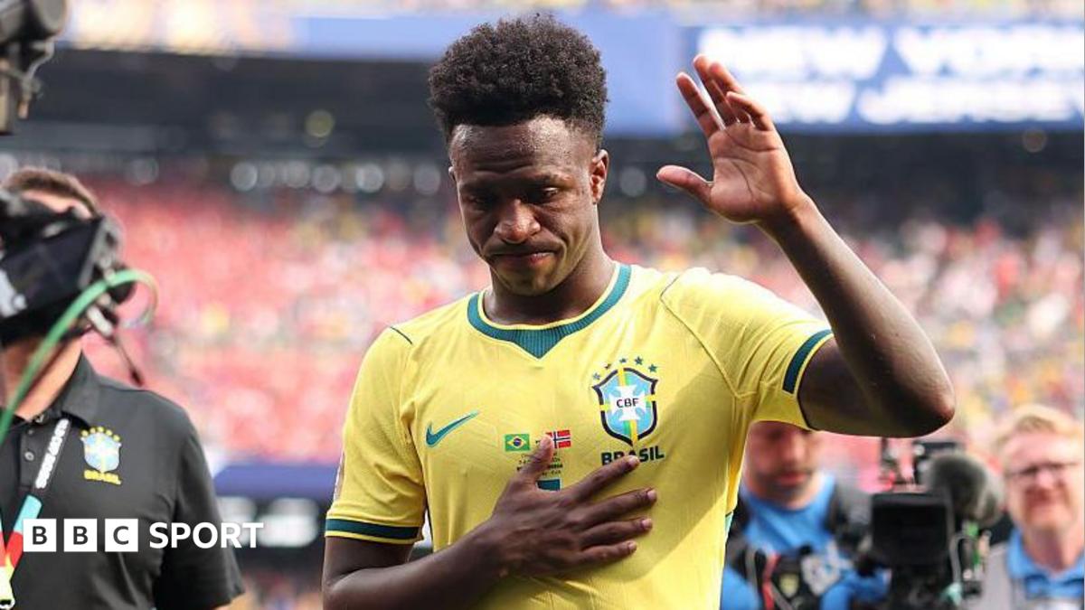 Premier League: Why do the world's best footballers move elsewhere?