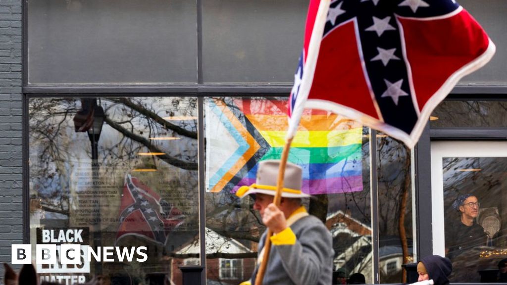 Virginia school board votes to restore Confederate names