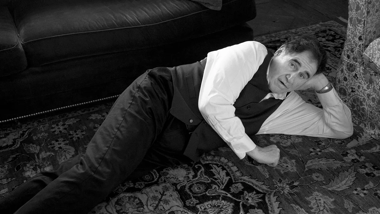 Richard Kind Is the Perfect Second Banana