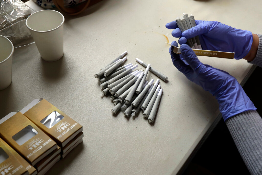 Washington State allows for free marijuana joints with Covid-19 vaccine.