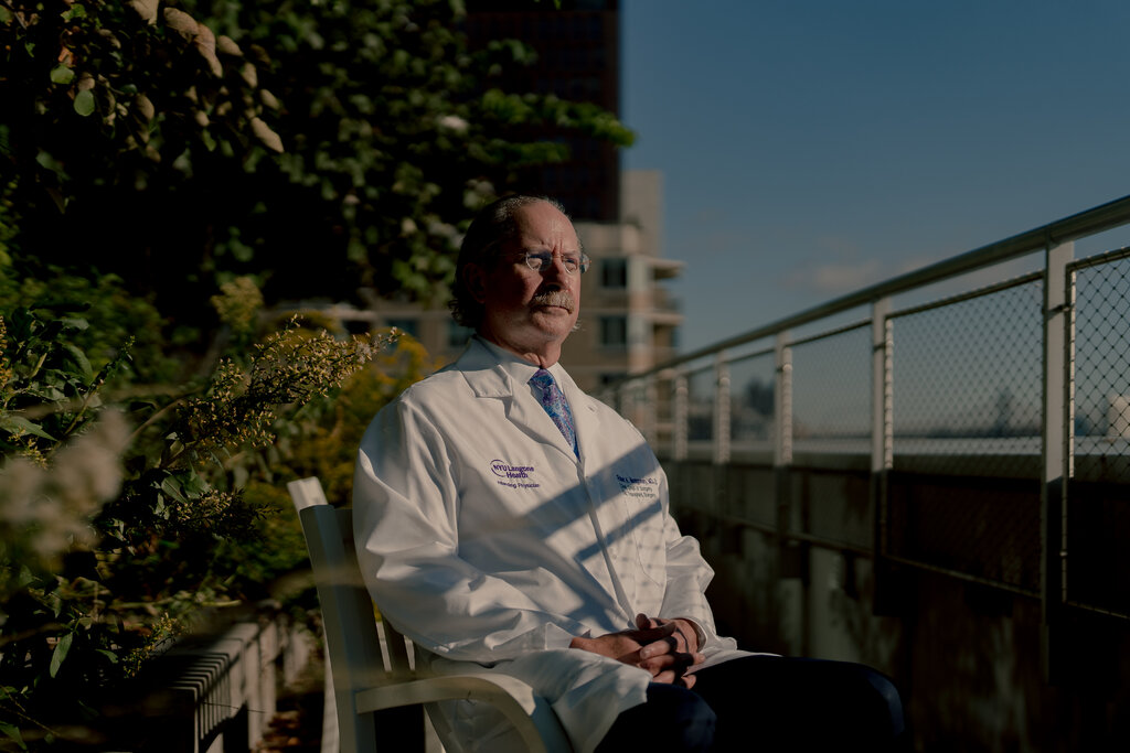 In a First, Surgeons Attached a Pig Kidney to a Human — and It Worked