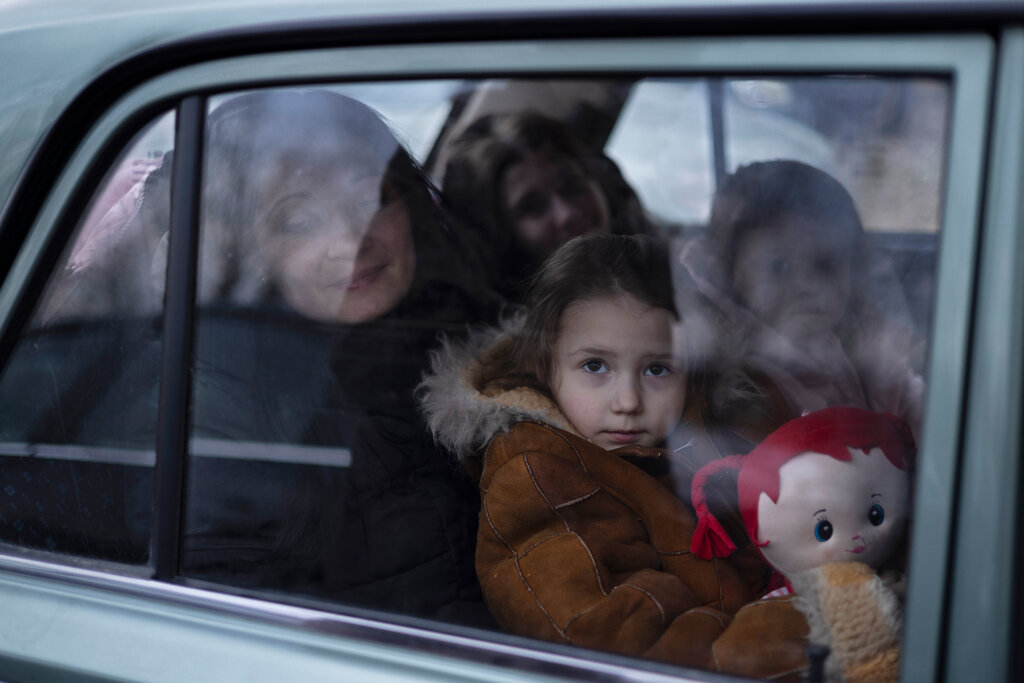 How the U.S. Can Help Refugees (and Weaken Vladimir Putin)