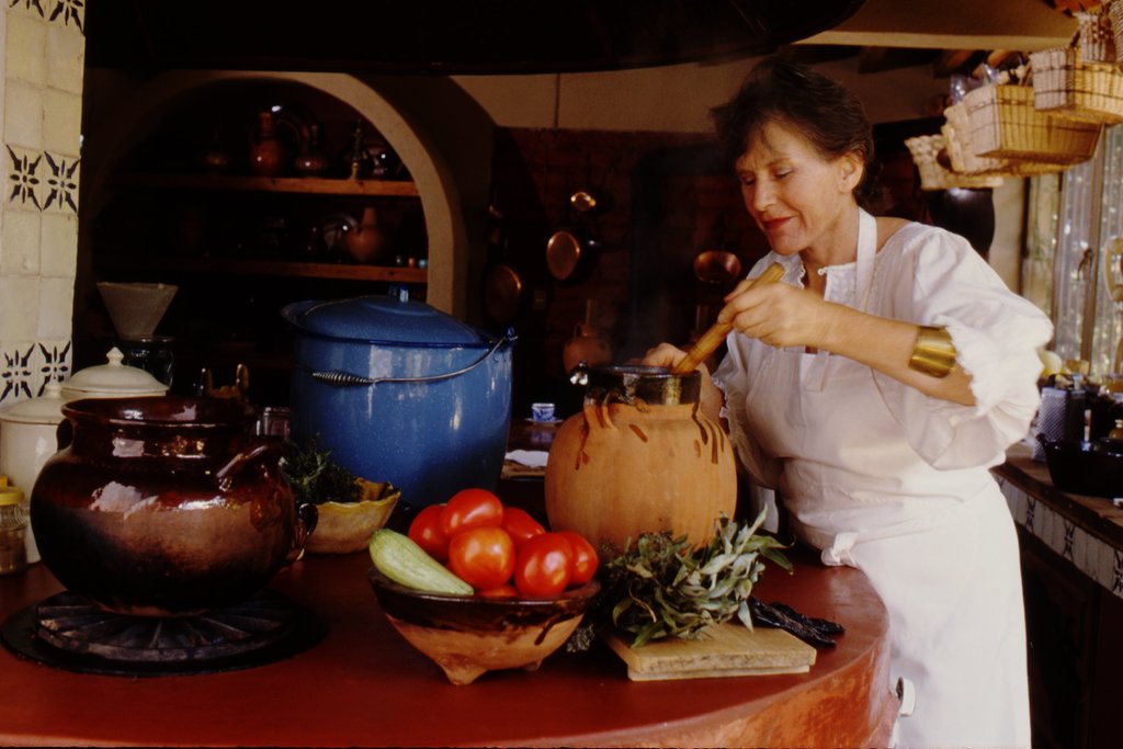 Diana Kennedy, Authority on Mexican Cooking, Dies at 99
