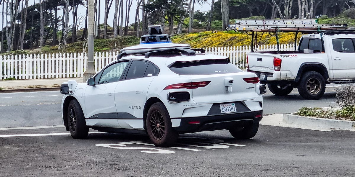 Do driverless cars have a first responder problem?