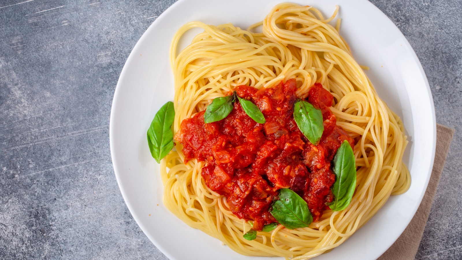 The Real Difference Between Pomodoro Sauce And Marinara Sauce - Mashed