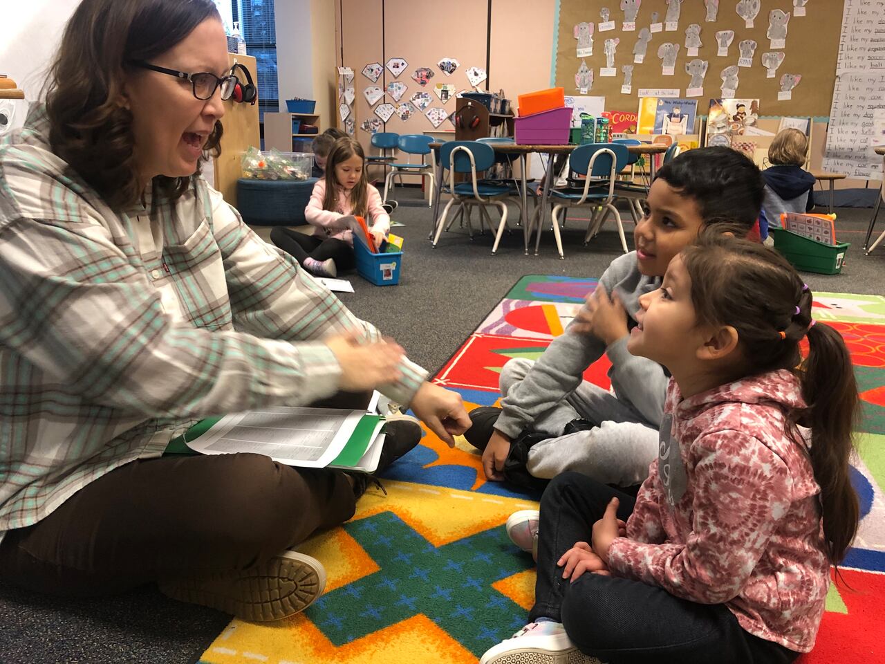 Too many Oregon children can’t read. Should districts be forced to drop discredited curriculum?
