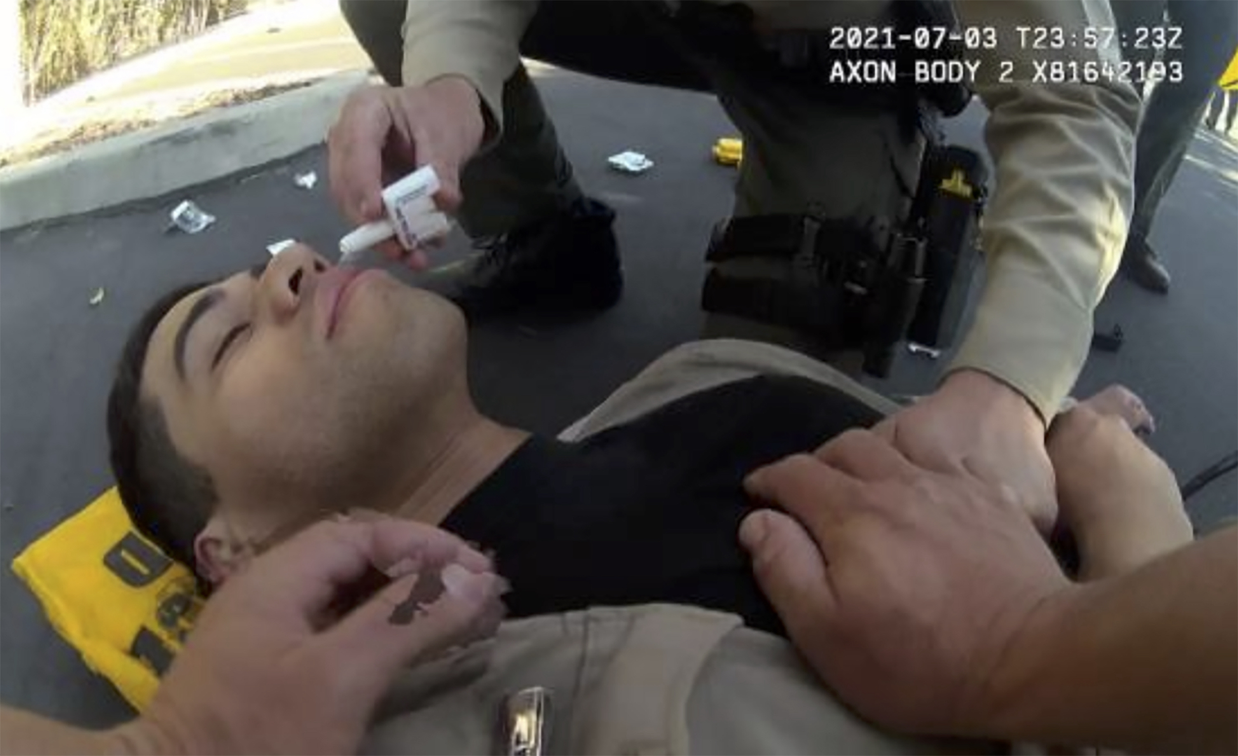 A widely-shared video shows a deputy overdosing on fentanyl. Experts say it’s ‘impossible.’ - Poynter