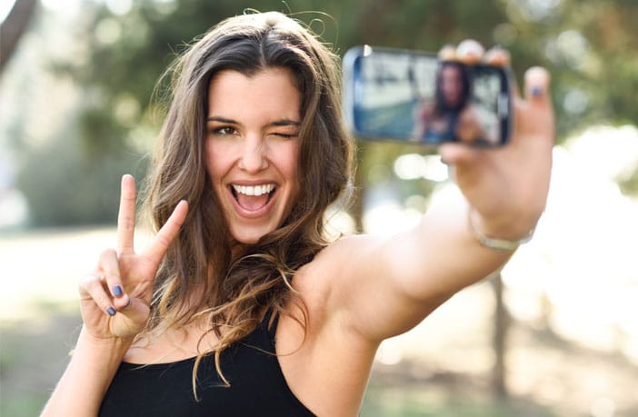 Selfie-posting frequency can be predicted by grandiose narcissism, study finds